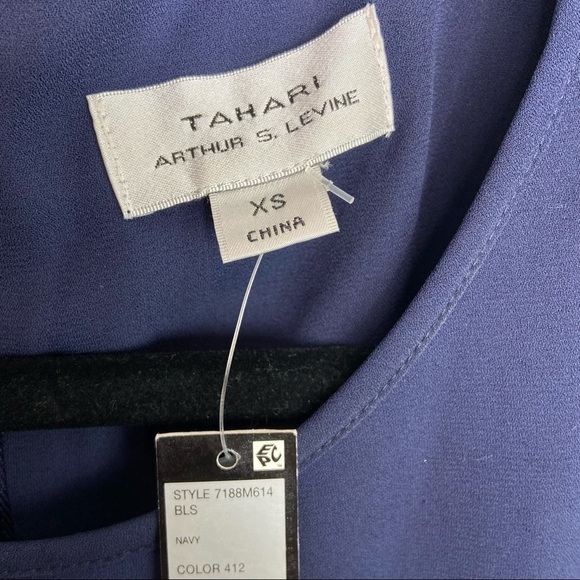 NWT Tahari Arthur S. Levine navy sleeveless blouse size XS - Picture 6 of 6